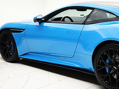Used 2024 Aston Martin DB12 Coupe RWD image 7