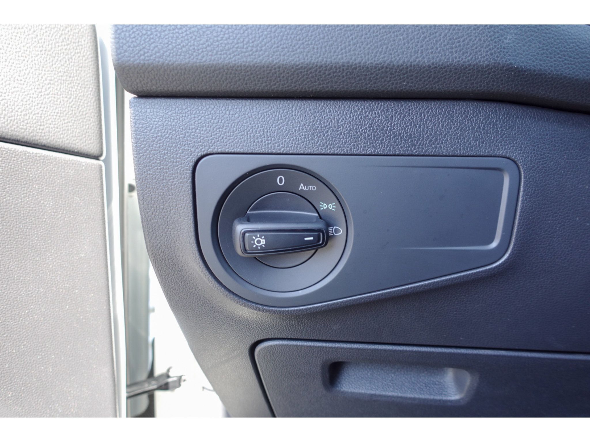 Used 2022 Volkswagen Tiguan S FWD image 13