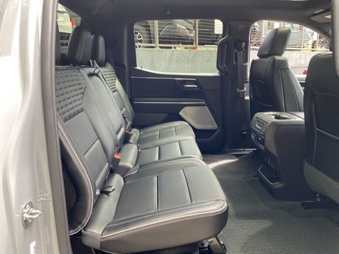 Used 2025 GMC Sierra EV Denali AWD/4WD image 17