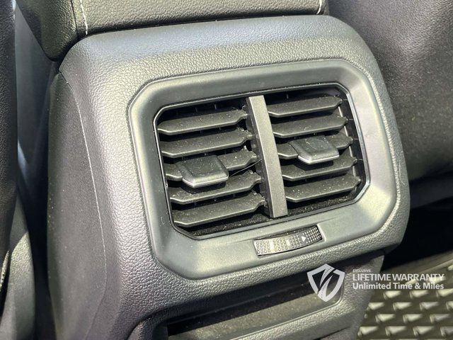 Used 2025 Volkswagen Taos SEL AWD/4WD image 23