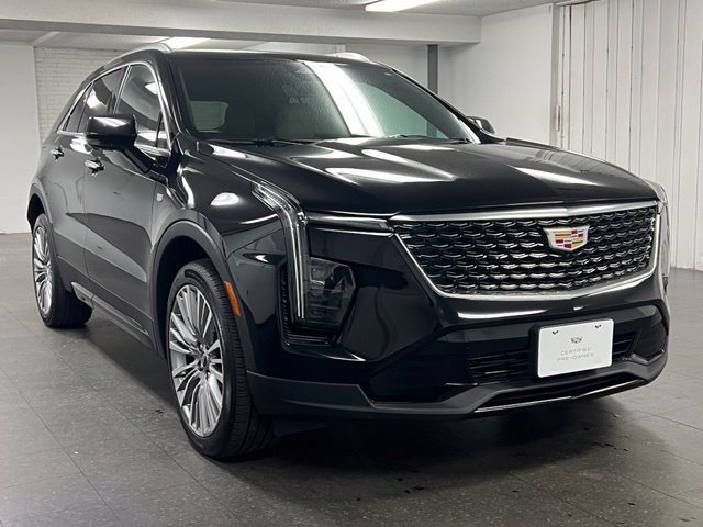Certified 2025 Cadillac XT4 Premium Luxury w/ Technology Package AWD/4WD image 5