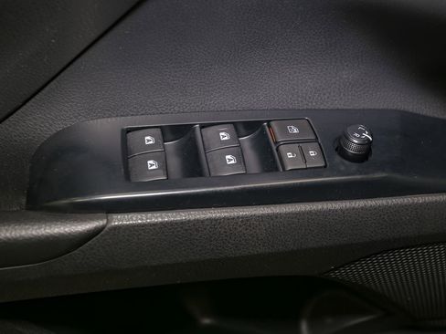 Used 2020 Toyota Camry SE image 35