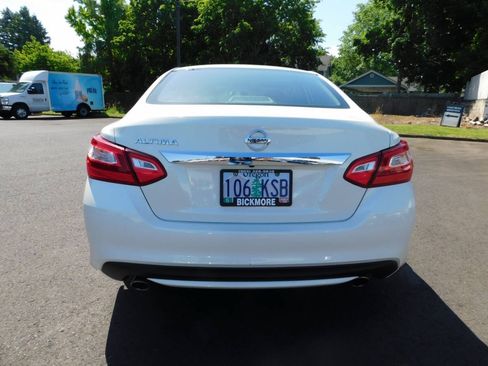 Used 2016 Nissan Altima 2.5 S w/ Power Driver Seat Package FWD image 20