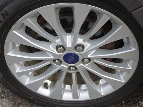 Used 2017 Ford C-MAX Energi SE FWD image 9
