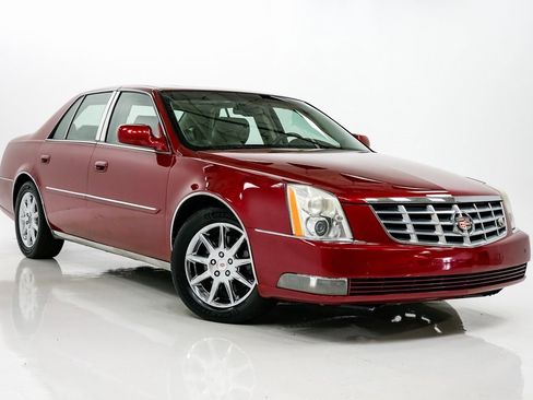Used 2010 Cadillac DTS Luxury image 5