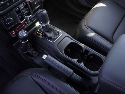 New 2026 Jeep Gladiator Rubicon AWD/4WD image 25