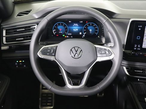 Used 2025 Volkswagen Atlas Cross Sport SEL Premium R-Line image 38