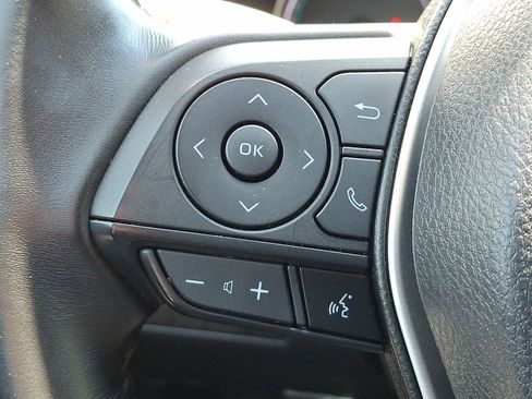 Used 2021 Toyota Venza LE AWD/4WD image 17