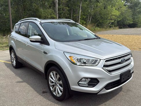 Used 2017 Ford Escape Titanium w/ Canadian Touring Package FWD image 3