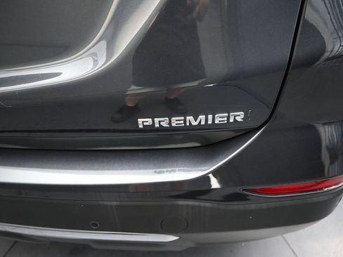 Used 2022 Chevrolet Equinox Premier FWD image 11
