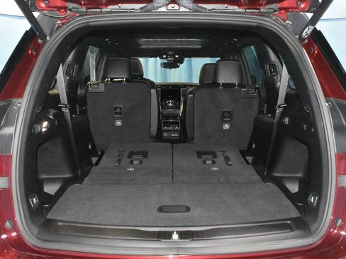 Used 2024 Jeep Grand Cherokee L Limited w/ Black Appearance Package AWD/4WD image 31
