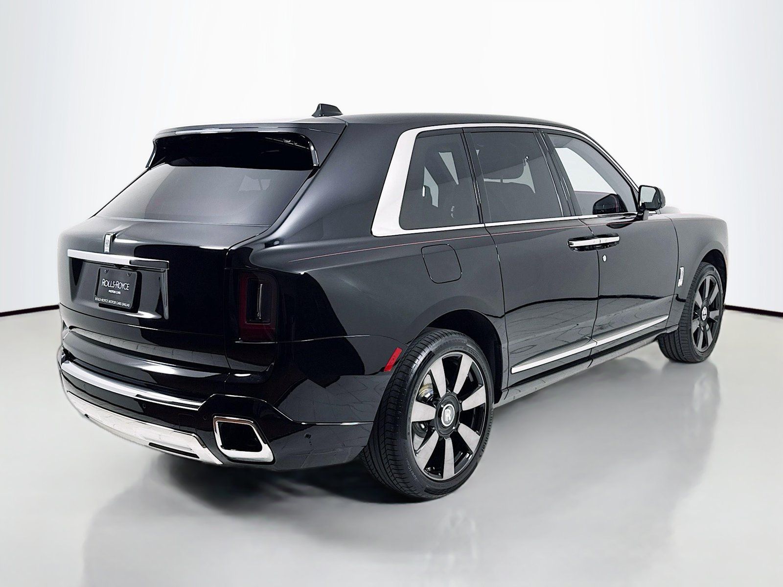 Certified 2026 Rolls-Royce Cullinan w/ Cullinan Package AWD/4WD image 8