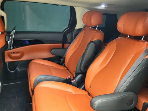 Used 2025 Kia Carnival SX Prestige FWD image 21