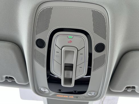 Used 2025 Audi A6 Premium Plus w/ Premium Plus Package image 28