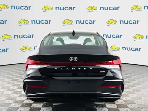Used 2025 Hyundai Elantra Limited image 5