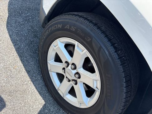 Used 2014 GMC Acadia SLE AWD/4WD image 18