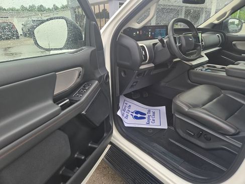 Used 2025 Ford Expedition Max Active RWD image 6