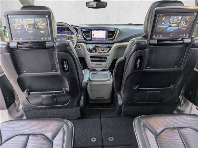 Used 2018 Chrysler Pacifica Limited FWD image 18