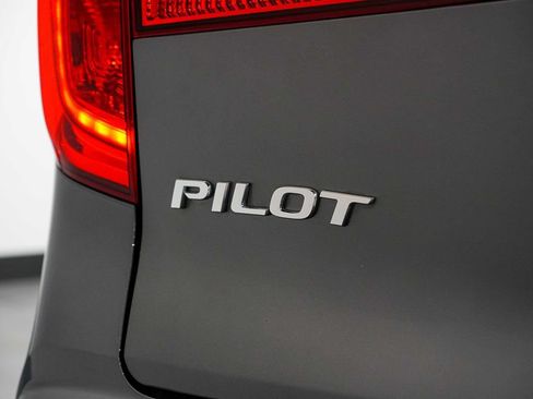 Used 2017 Honda Pilot EX-L image 11