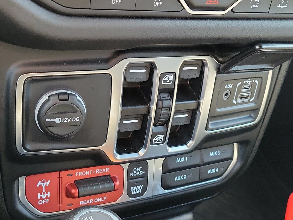 Used 2025 Jeep Wrangler Unlimited Rubicon w/ Safety Group AWD/4WD image 18
