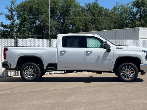 New 2026 Chevrolet Silverado 2500 LTZ w/ LTZ Premium Package AWD/4WD image 3