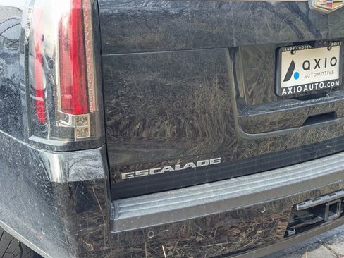 Used 2018 Cadillac Escalade ESV Premium Luxury image 4