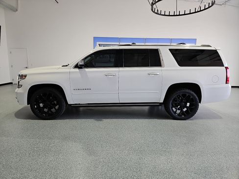 Used 2018 Chevrolet Suburban Premier AWD/4WD image 5
