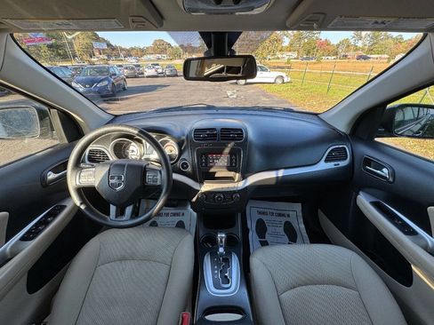 Used 2018 Dodge Journey SXT image 12