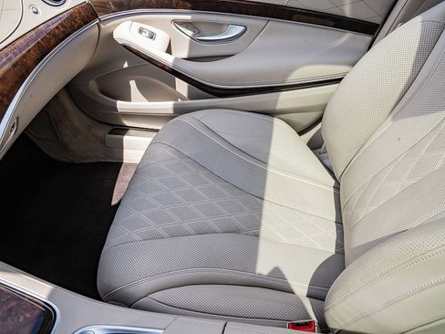 Used 2018 Mercedes-Benz S 560 Sedan image 30