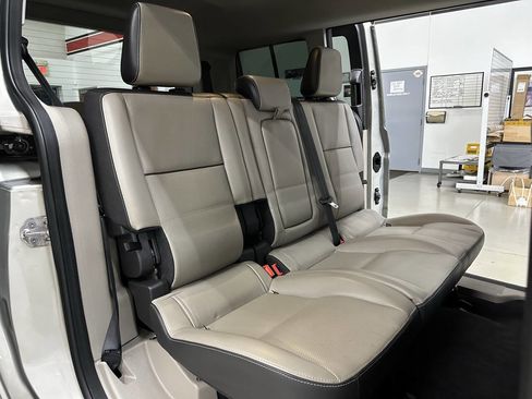 Used 2014 Ford Transit Connect Titanium image 15
