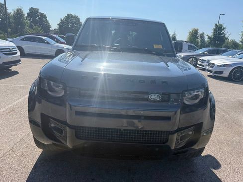 Used 2025 Land Rover Defender 110 X-Dynamic SE AWD/4WD image 2