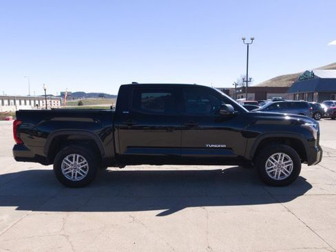 Used 2022 Toyota Tundra SR5 w/ SR5 Convenience Package image 6
