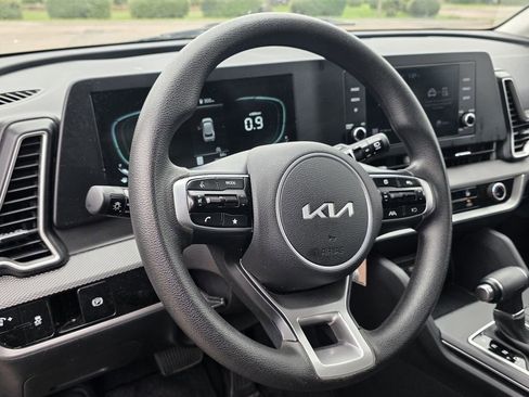 Used 2025 Kia Sportage LX FWD image 10