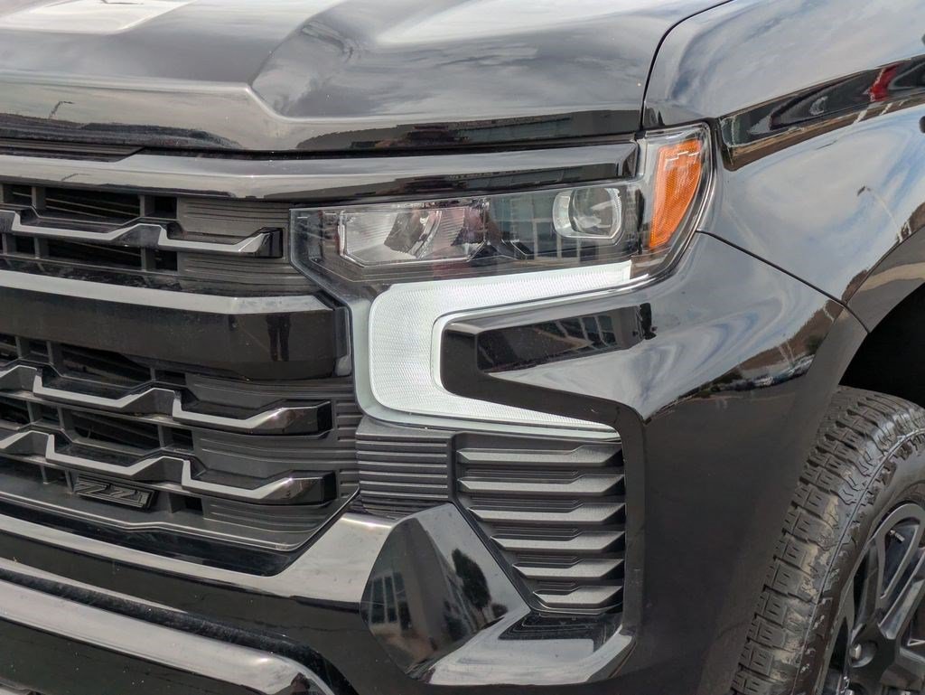 Used 2025 Chevrolet Silverado 1500 LT Trail Boss w/ Convenience Package II AWD/4WD image 10