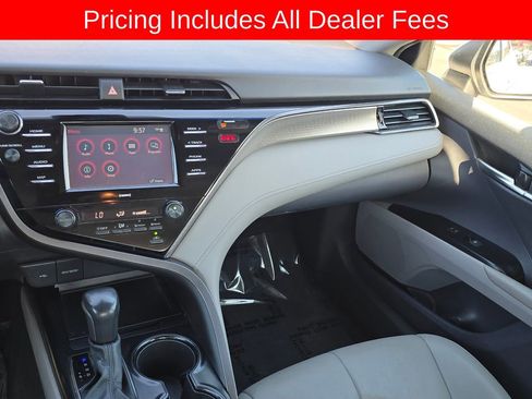 Used 2020 Toyota Camry SE FWD image 9