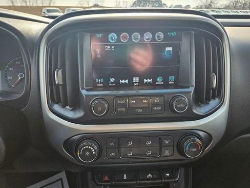 Used 2018 Chevrolet Colorado LT w/ LT Convenience Package image 18