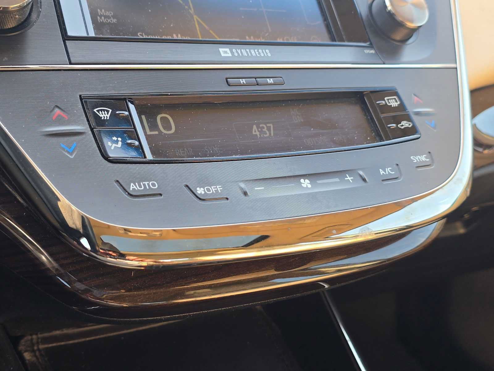 Used 2014 Toyota Avalon Limited FWD image 36