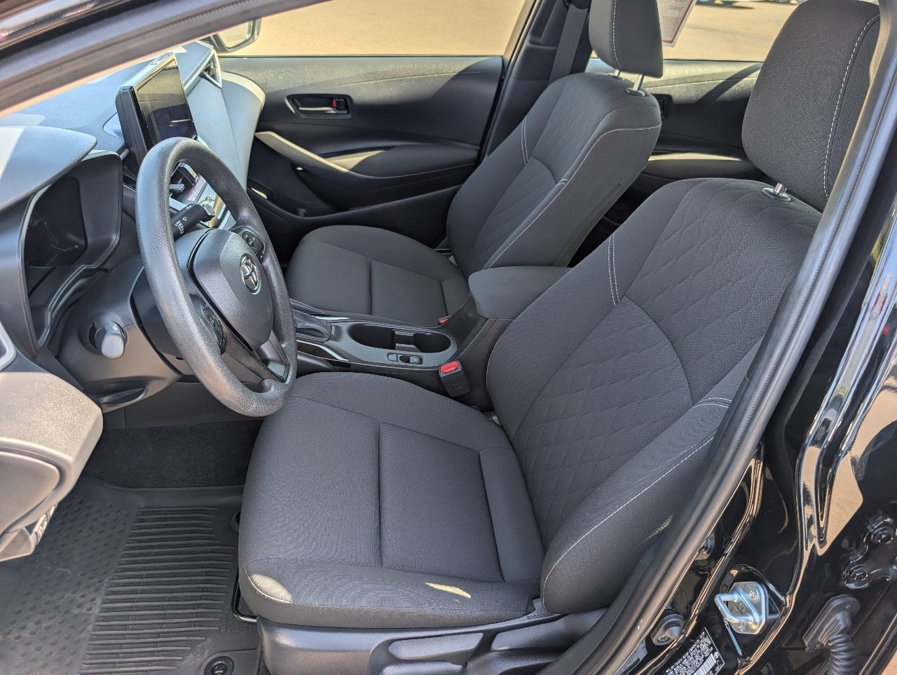 Used 2026 Toyota Corolla LE FWD image 2
