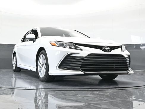 Used 2024 Toyota Camry LE image 62