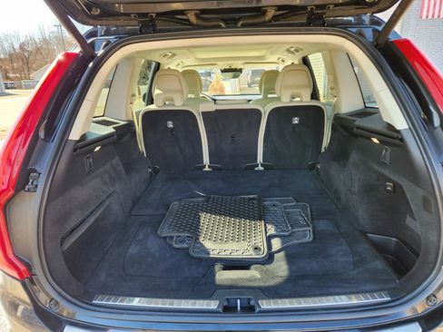 Used 2017 Volvo XC90 T5 Momentum w/ Vision Package image 15