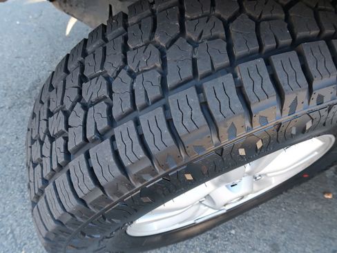 Used 2005 Lexus LX 470 4WD image 31