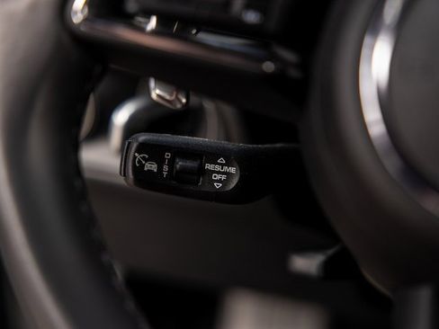 Certified 2025 Porsche Macan image 42