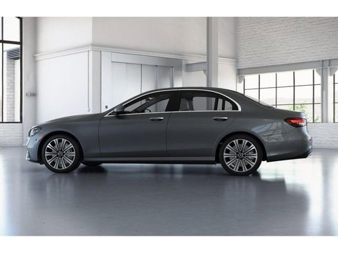 Used 2023 Mercedes-Benz E 450 4MATIC Sedan image 34