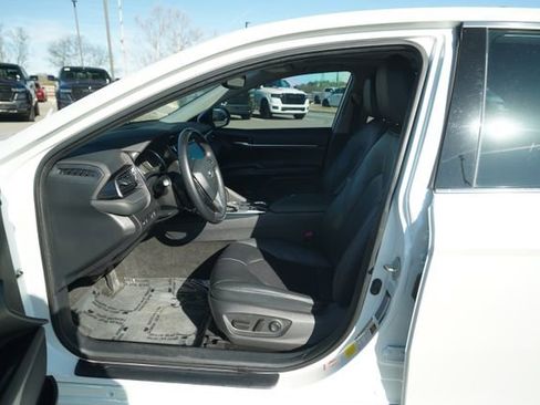 Used 2020 Toyota Camry XSE image 13