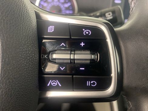 Used 2023 Kia Carnival LX image 22