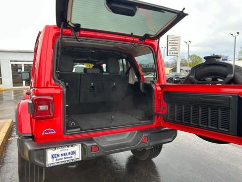 Used 2025 Jeep Wrangler Unlimited Sahara w/ Safety Group image 11