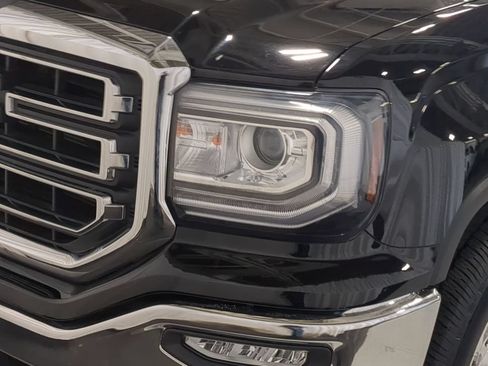 Used 2019 GMC Sierra 1500 SLE w/ SLE Value Package AWD/4WD image 14