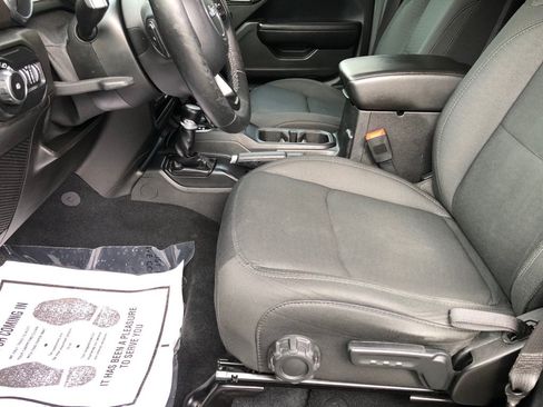 Used 2019 Jeep Wrangler Unlimited Sport S AWD/4WD image 19