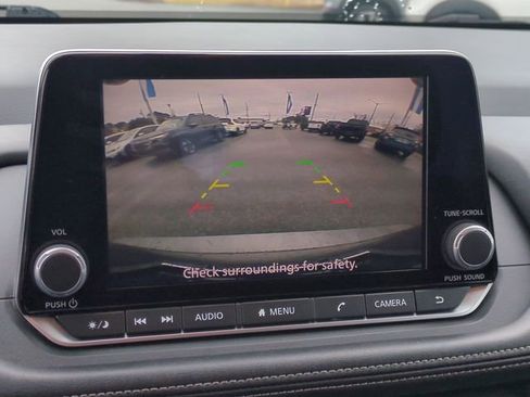 Used 2024 Nissan Rogue SV image 22