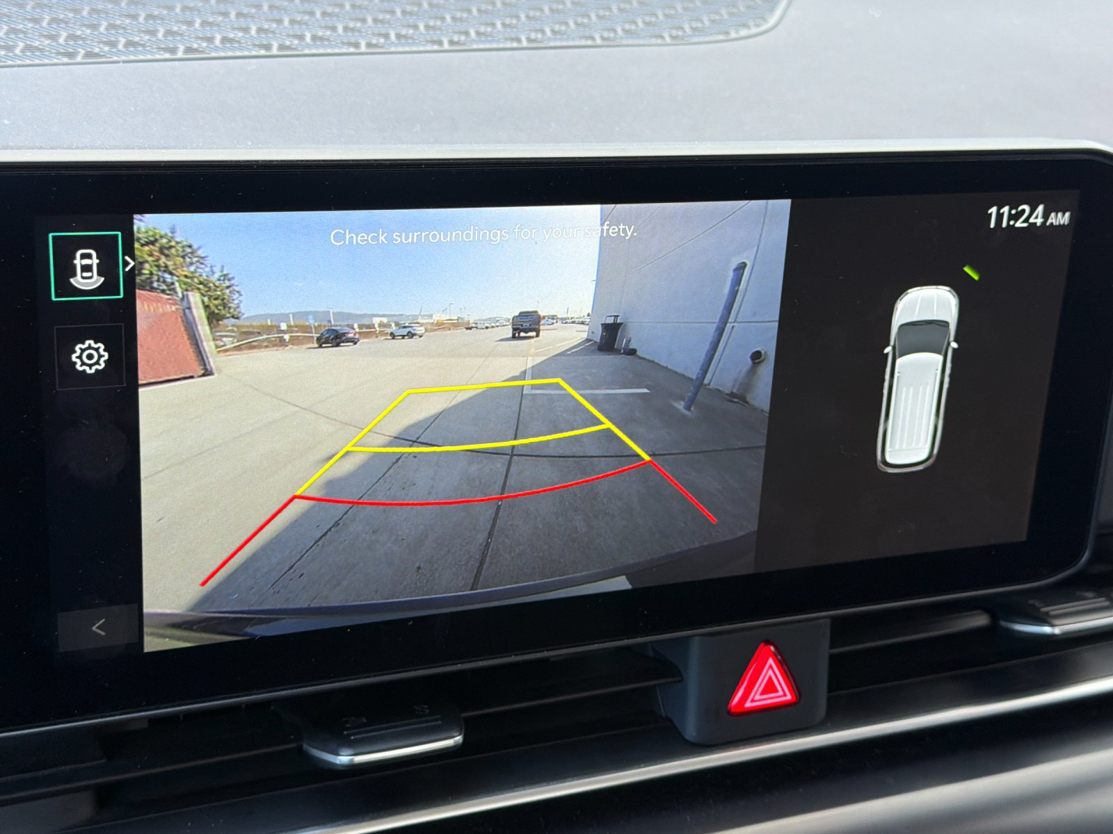 Used 2025 Kia Carnival FWD image 23